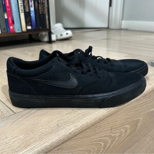 NIKE SB CHARGE - MENS 9